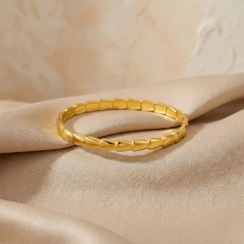 Minimalist Simple Snake Shape Clasp Bracelet, Unique Design, Elegant Versatile Bangle