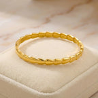Minimalist Simple Snake Shape Clasp Bracelet, Unique Design, Elegant Versatile Bangle